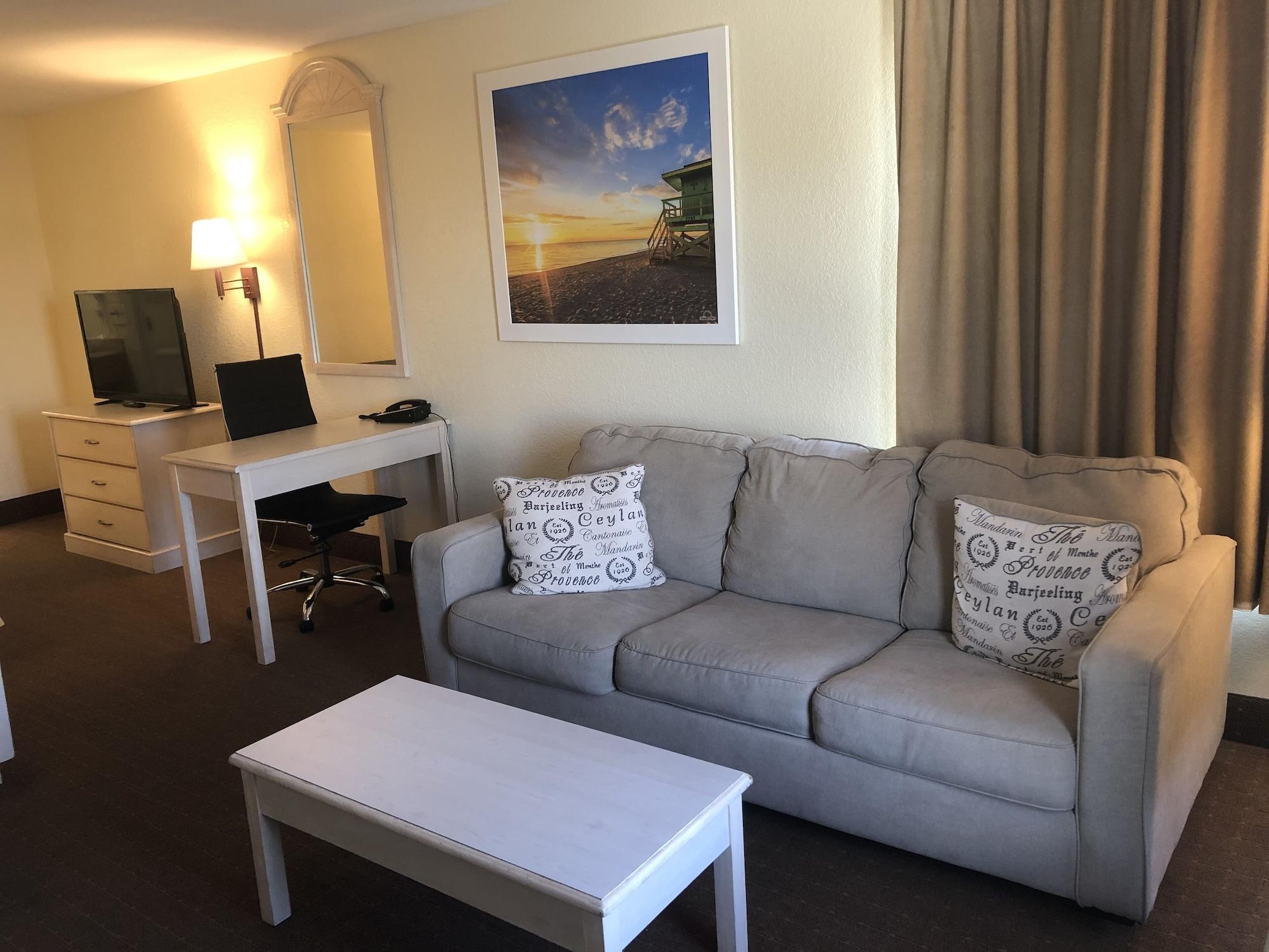 Days Inn & Suites By Wyndham Navarre - Near Beaches Hurlburt Extérieur photo